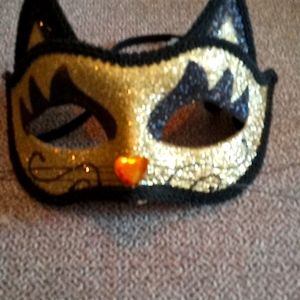 Cat mask
